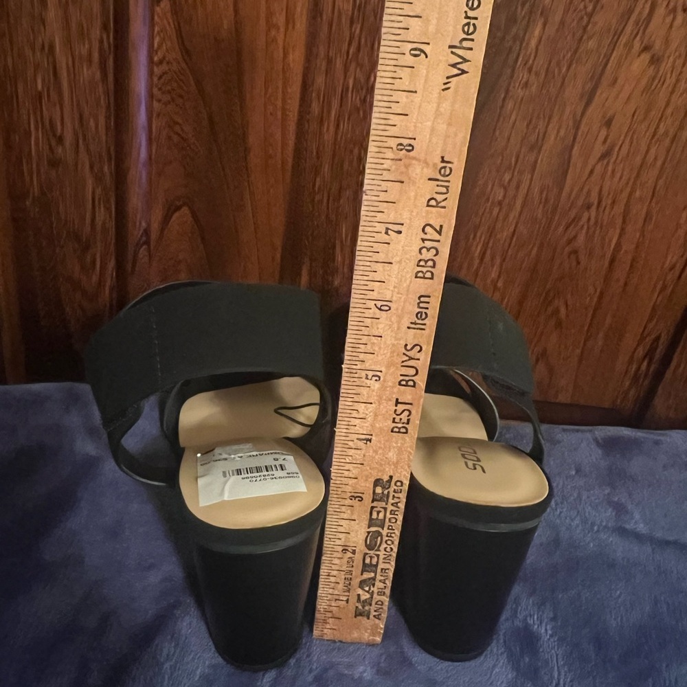 Soda Black Womens size 7.5 Sandals, Velcro felt like straps, new with tag - Picture 9 of 9